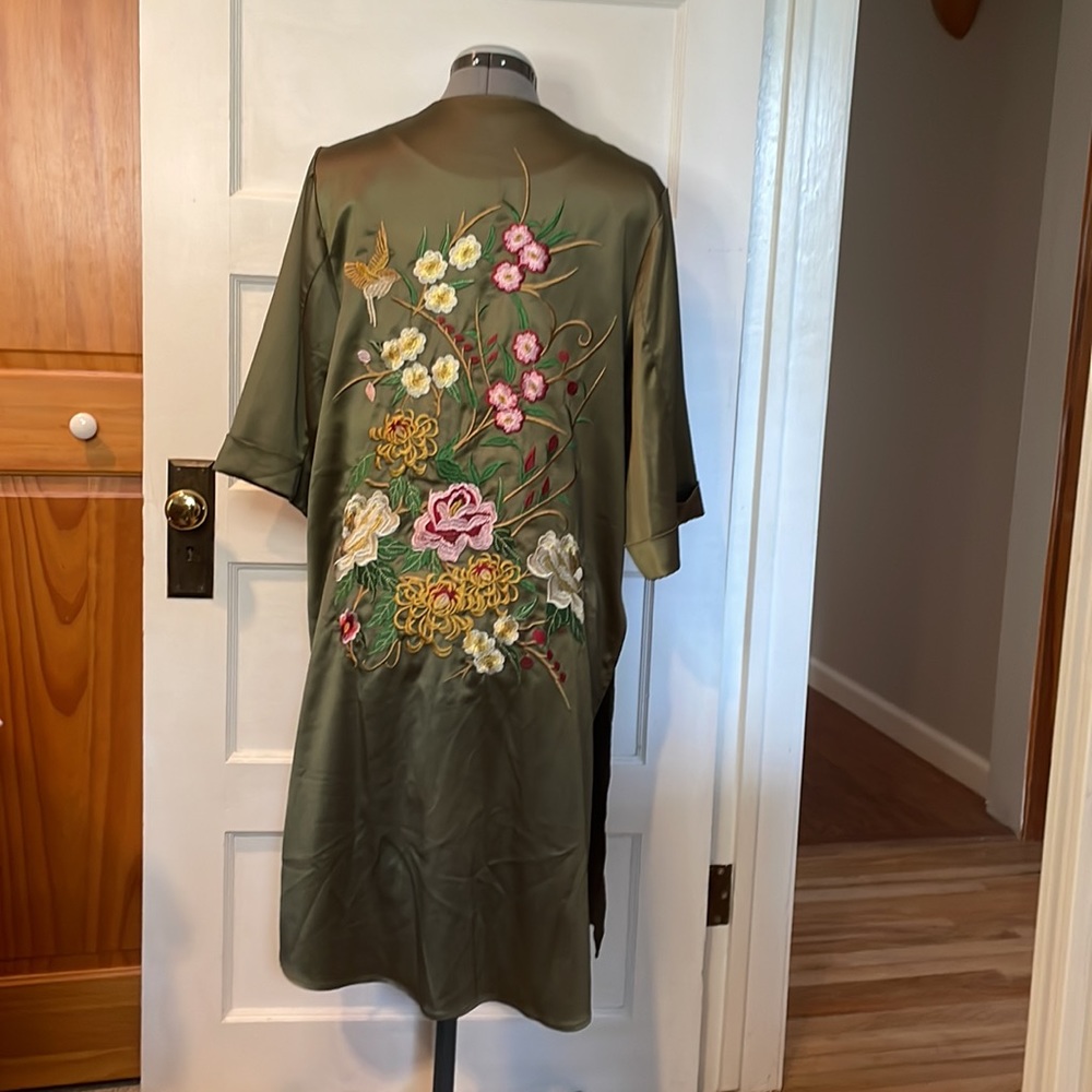 Floreat by Anthropologie Polyester Kimono with Floral Embroidery with Pockets